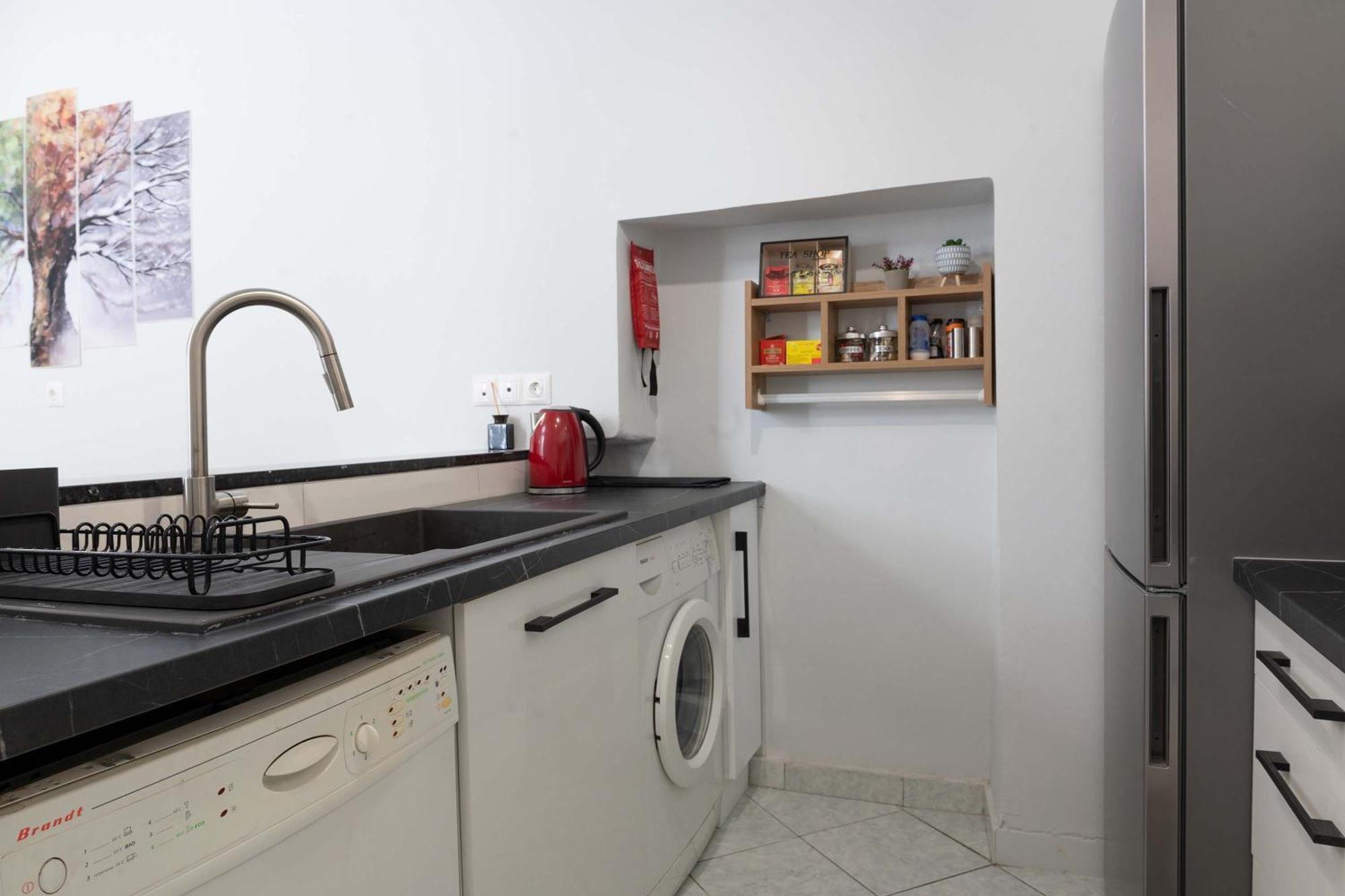 Private Spacious Apartment Athens Exterior photo